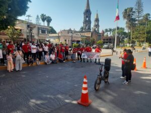 Lee más sobre el artículo Telefonistas marcha en Chapala para exigir diálogo social en el Día del Trabajo