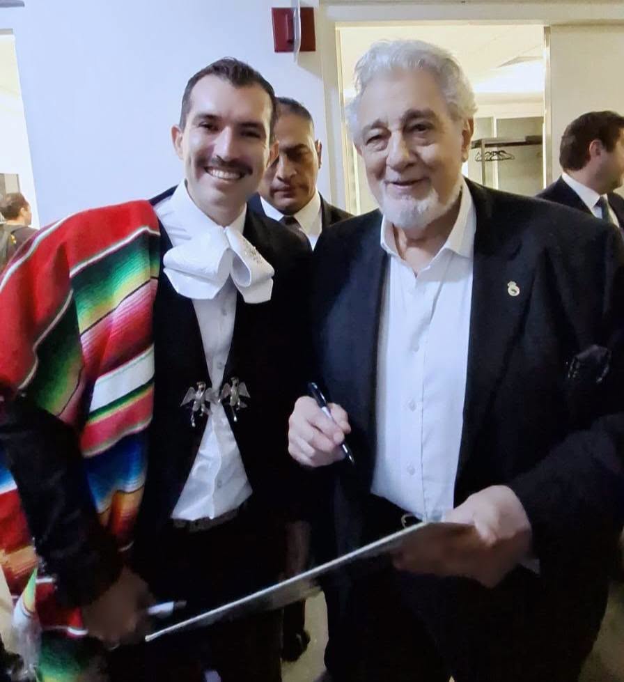 En este momento estás viendo Emmanuel Miranda lleva el talento de Chapala al escenario junto a Plácido Domingo