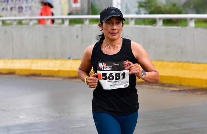 En este momento estás viendo Bertha López conquista el podio en la 8va Carrera del Seminario de Guadalajara