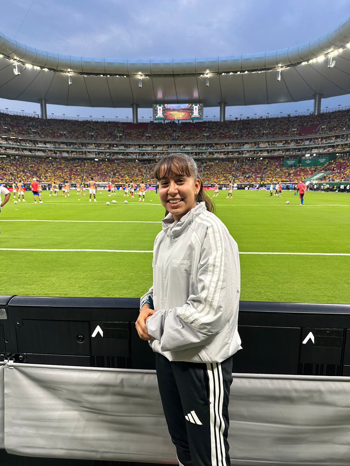 En este momento estás viendo Ellie Guízar representa a Chapala en dos partidos de la Copa Mundial como balonera