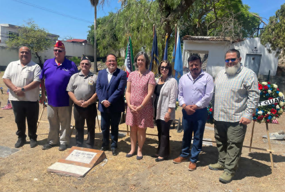 Lee más sobre el artículo Rinden homenaje a veteranos estadounidenses en el panteón de Chapala