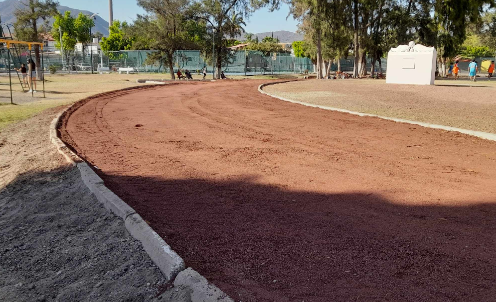 Lee más sobre el artículo Entrenador exige pista de atletismo en Chapala; advierte posible salida del municipio