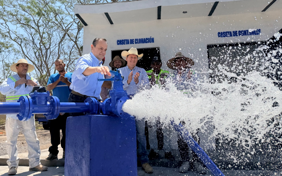 Lee más sobre el artículo Entrega Alejandro Aguirre nuevo pozo de agua en San Antonio Tlayacapan