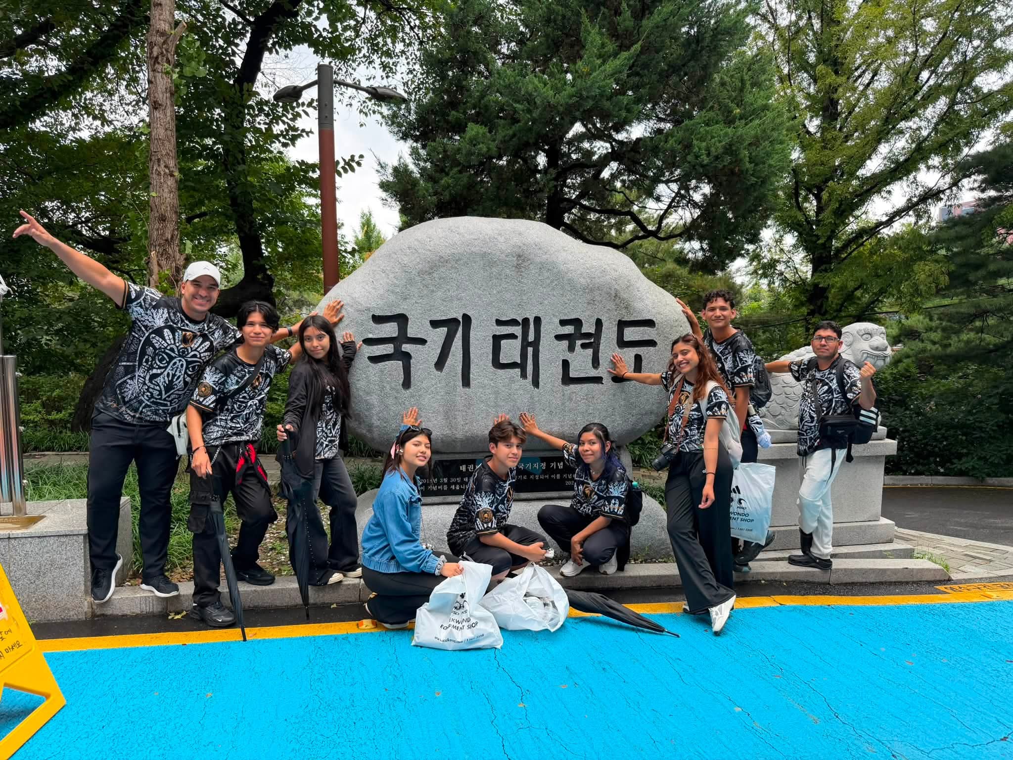 En este momento estás viendo Equipo chapalense de Taekwondo ya está en Corea del Sur para competir en torneo internacional