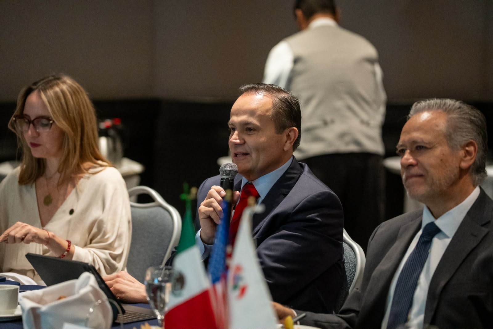 En este momento estás viendo Alejandro Aguirre presenta en AMCHAM la visión “Chapala 2030” para atraer inversión