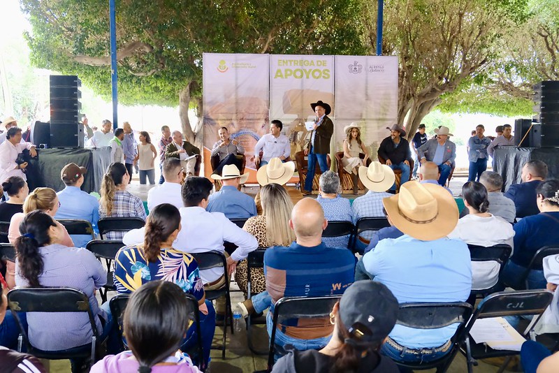 En este momento estás viendo Chapala, Jocotepec, Tuxcueca y Tizapán el Alto reciben apoyos para fortalecer el campo