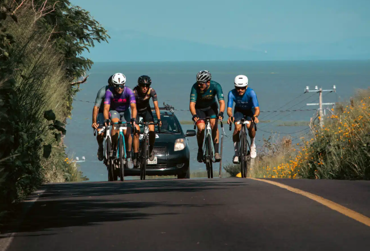 En este momento estás viendo La Vuelta a Chapala 2026 pone a prueba a ciclistas de tres países